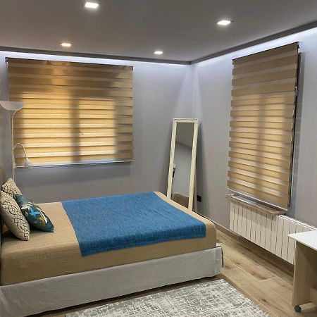 Tomas Apartamentos Sagaro Сан-Фелиу-де-Гишольс Экстерьер фото